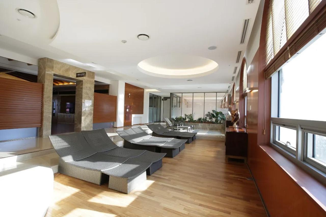 Pineridge Hotel Sokcho Exterior foto