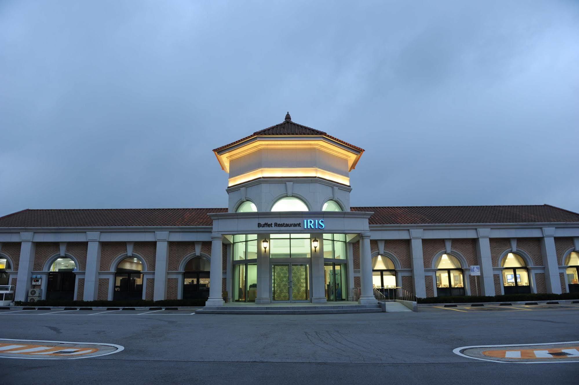 Pineridge Hotel Sokcho Exterior foto