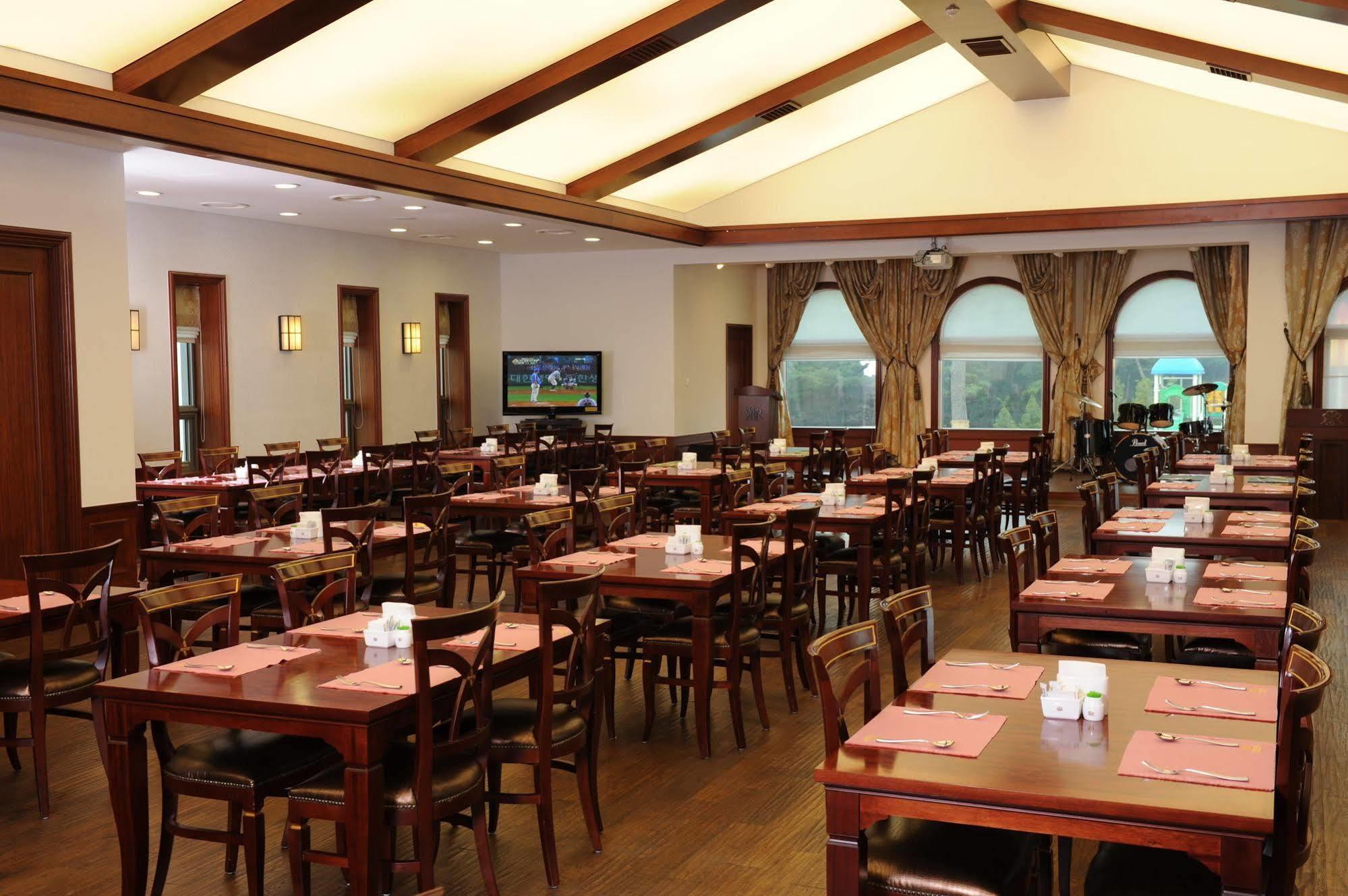 Pineridge Hotel Sokcho Exterior foto