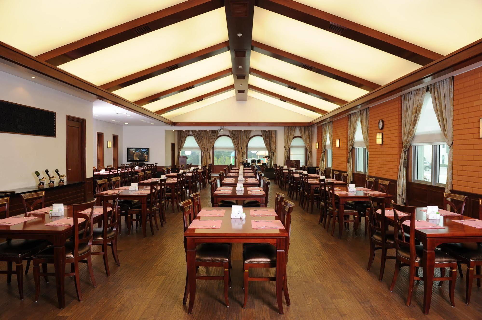 Pineridge Hotel Sokcho Exterior foto