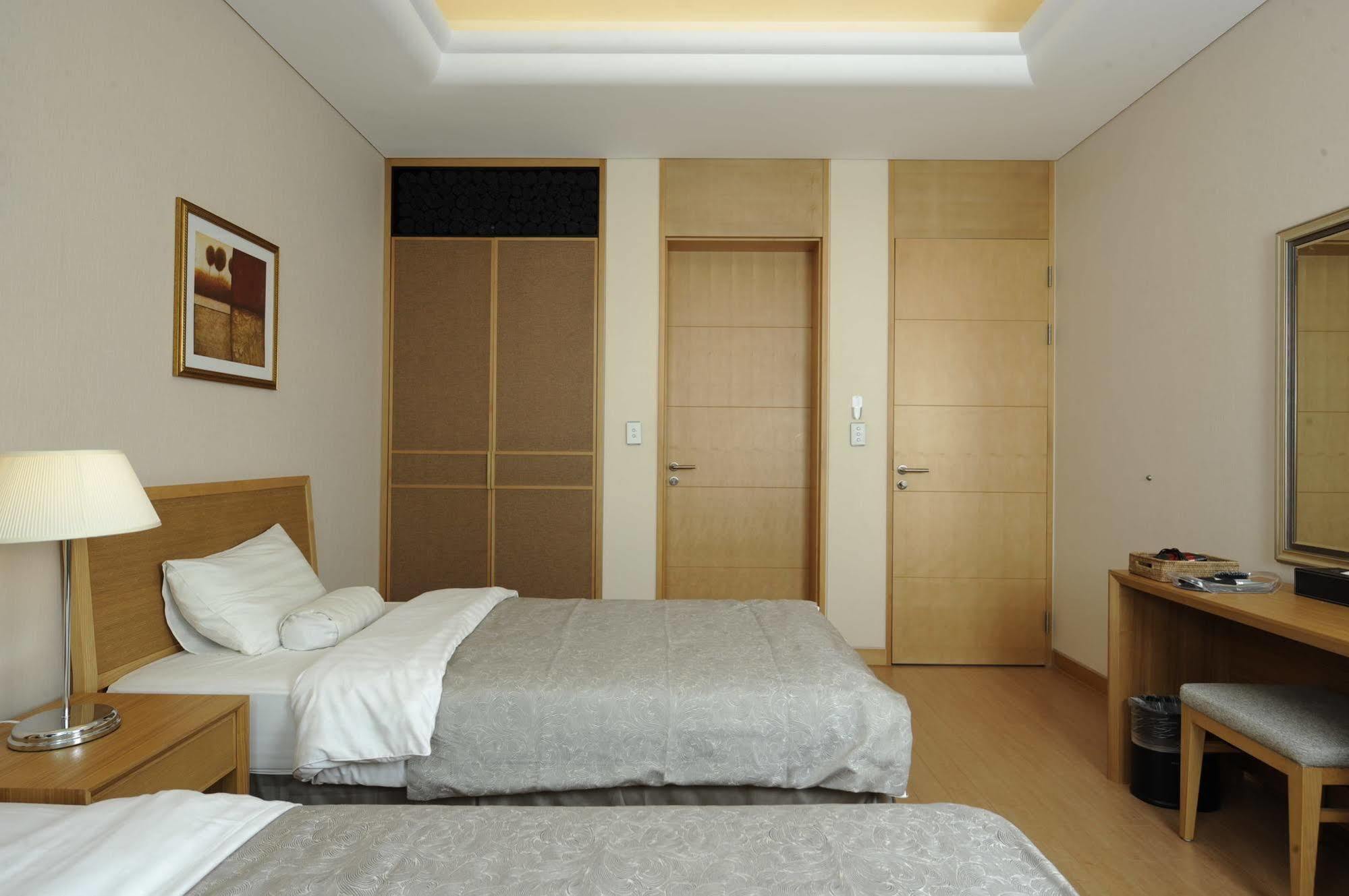 Pineridge Hotel Sokcho Exterior foto