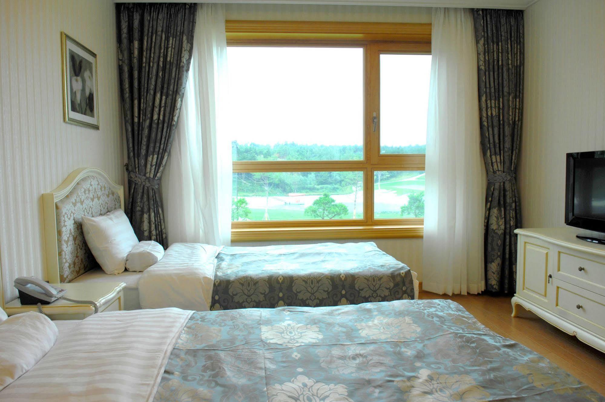 Pineridge Hotel Sokcho Exterior foto