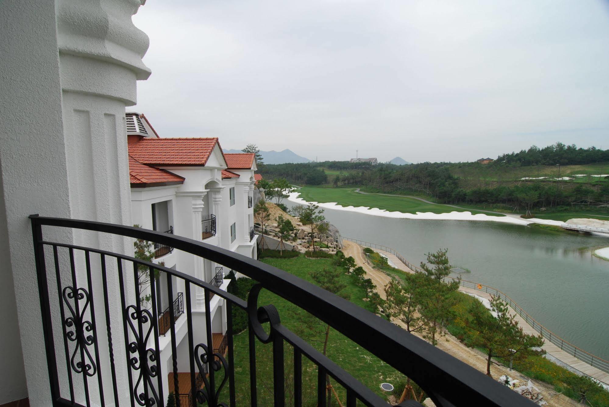 Pineridge Hotel Sokcho Exterior foto