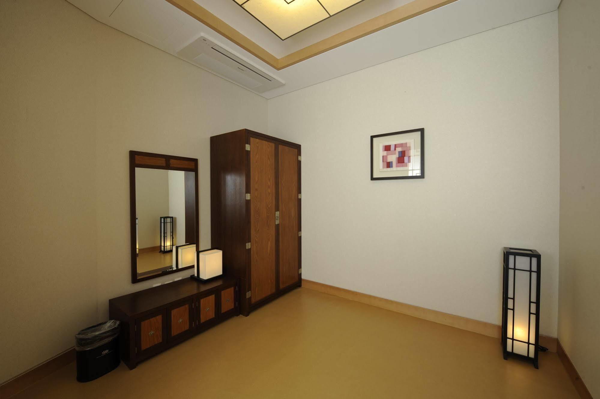 Pineridge Hotel Sokcho Exterior foto